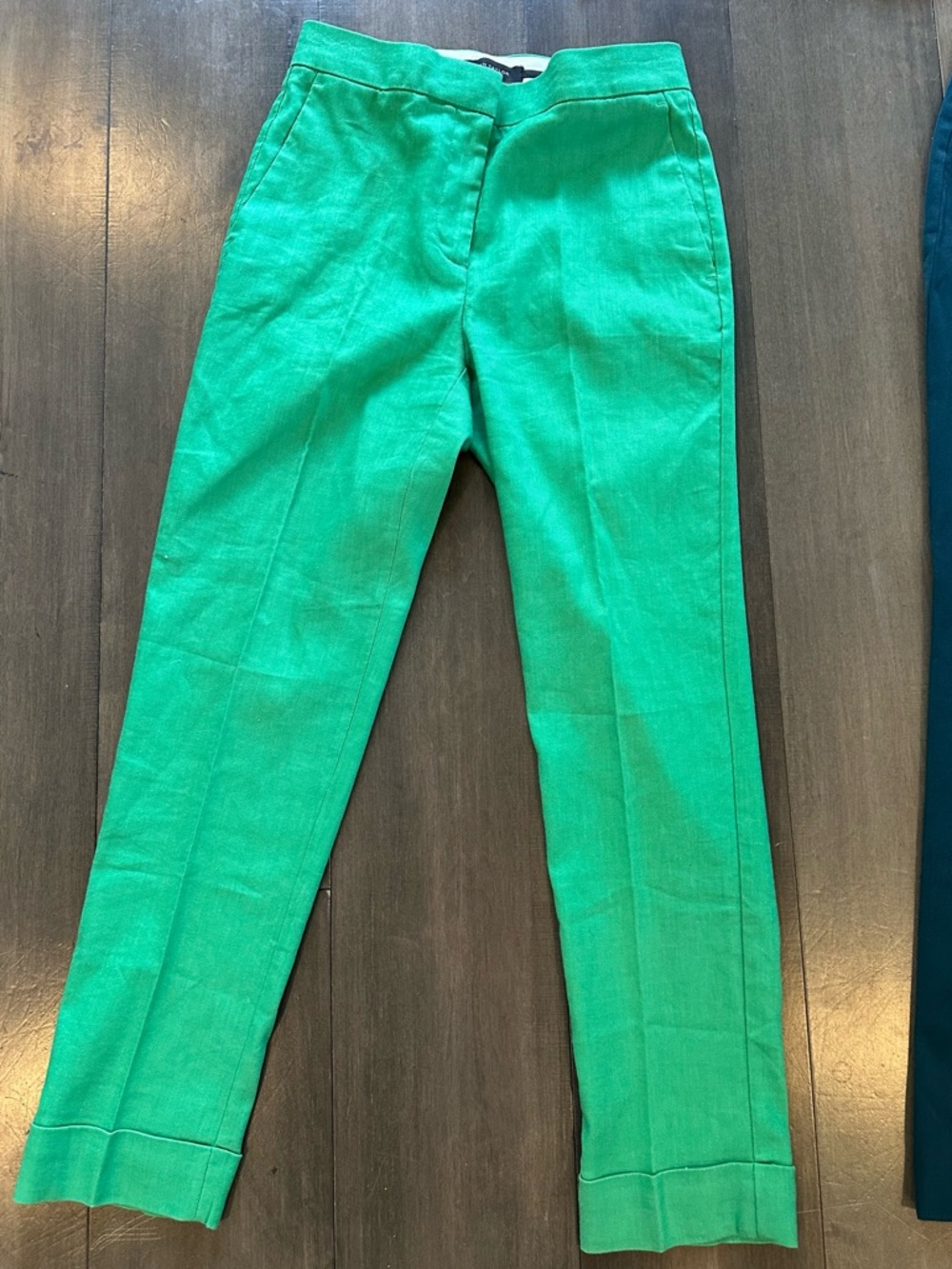 Ann Taylor Green Straight-Leg Trousers pants size 0